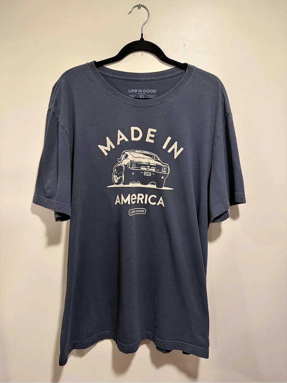 Life Is Good Men's Made in America Legendary Muscle Car Short Sleeve
